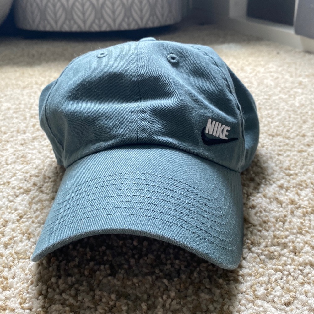 Nike hat- never worn